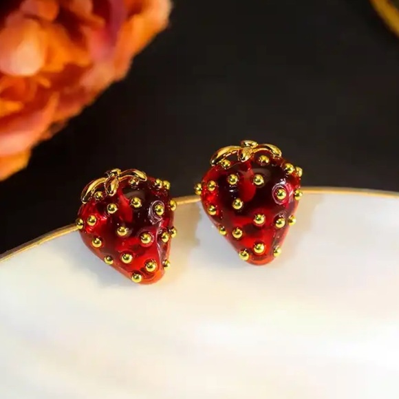 🍓Kate Spade Strawberry earrings - Picture 2 of 7
